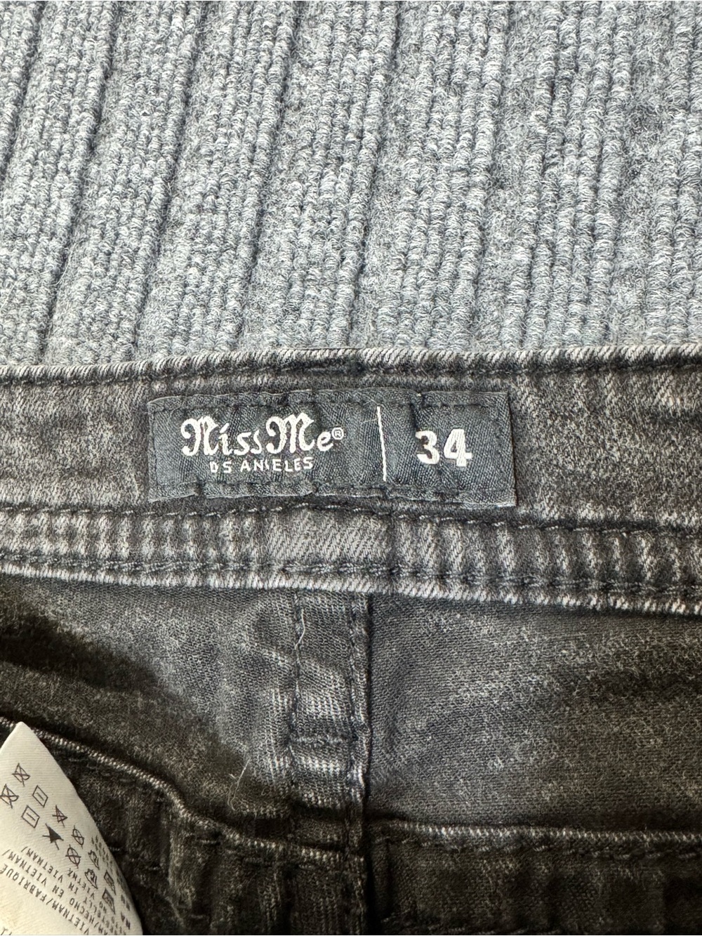 Miss Me Mid Rise Boot 34 - Picture 4 of 8